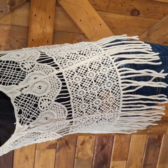 En Creme Crochet Fringe Tank Top - Picture 4 of 6
